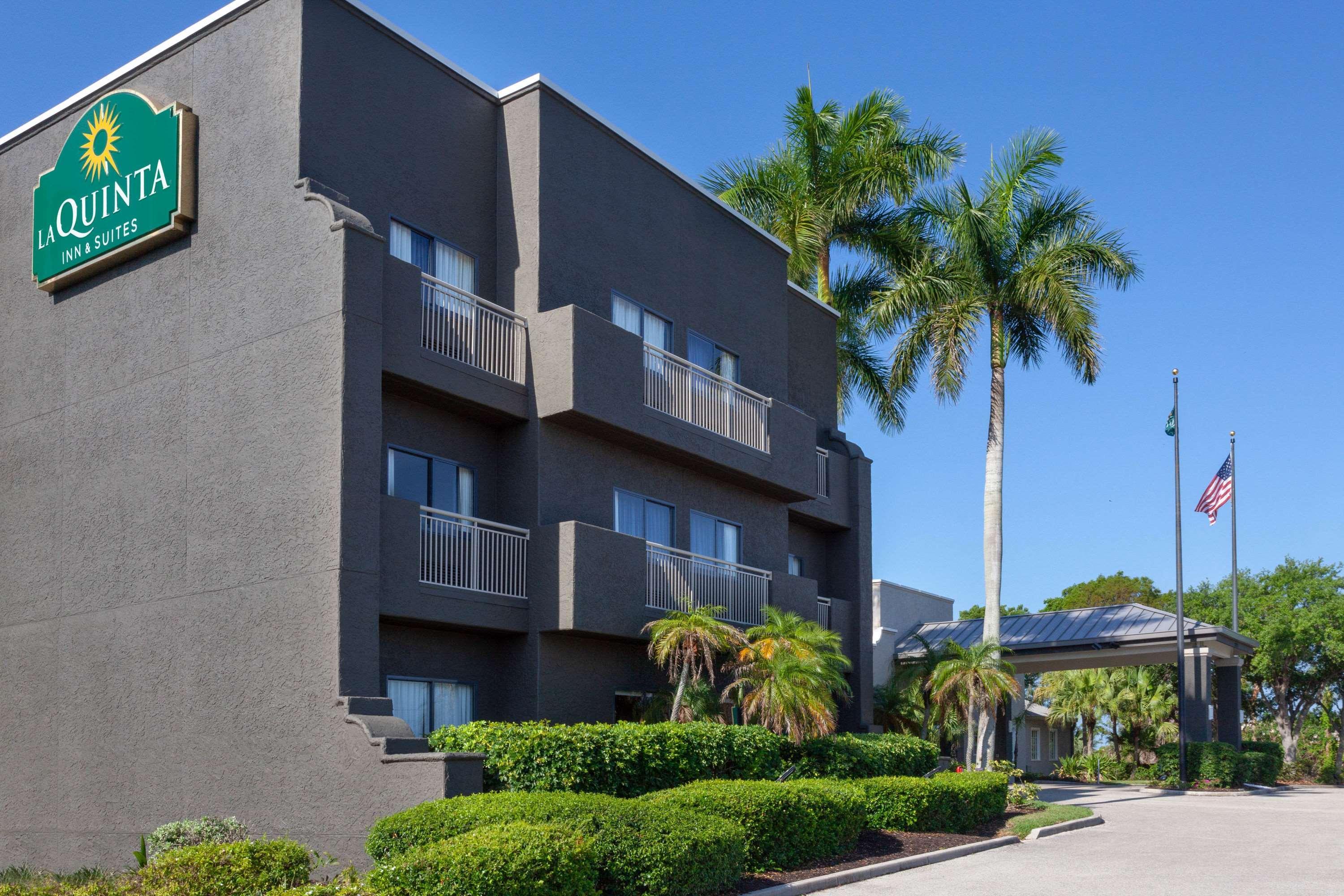 Готель La Quinta By Wyndham Ft. Myers - Sanibel Gateway Форт-Маєрс Екстер'єр фото