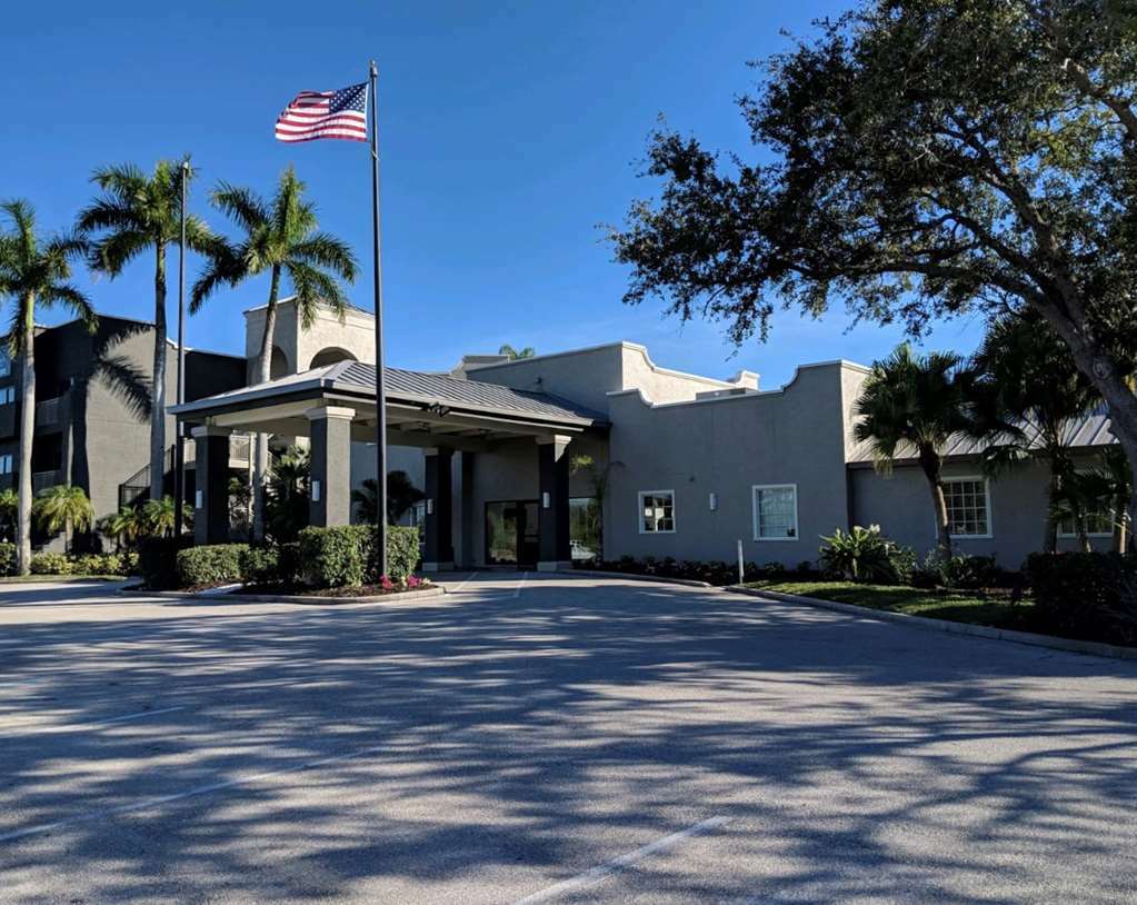 Готель La Quinta By Wyndham Ft. Myers - Sanibel Gateway Форт-Маєрс Екстер'єр фото